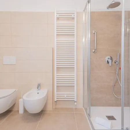 La Quiete With Private Garden By Rent Apartment Laglio