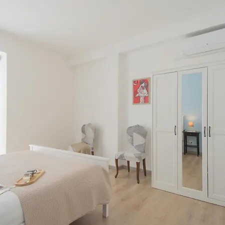 La Quiete With Private Garden By Rent Apartment *