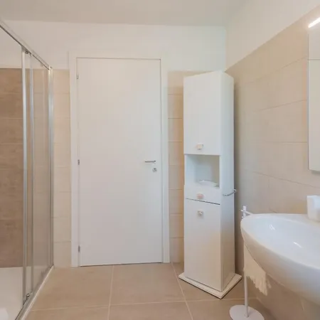 La Quiete With Private Garden By Rent Laglio