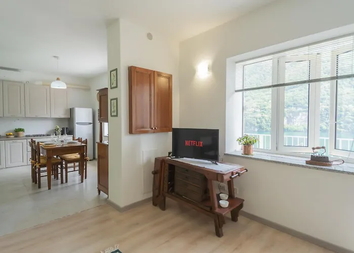 Appartement La Quiete With Private Garden By Rent Laglio