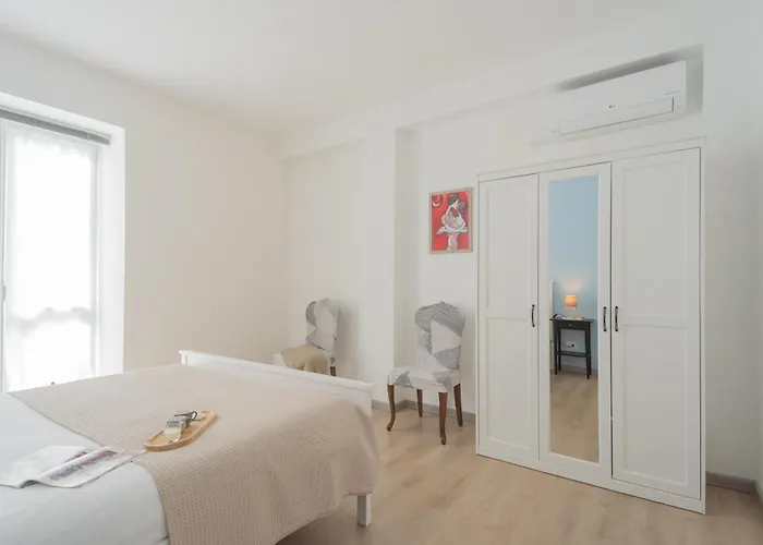 La Quiete With Private Garden By Rent דירה *