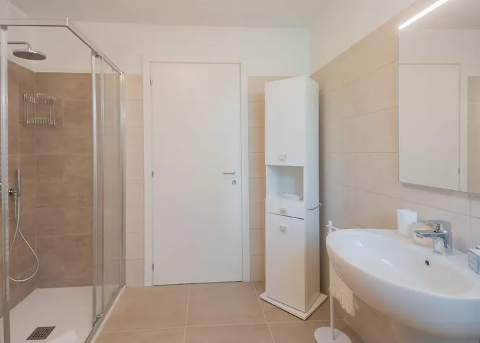 La Quiete With Private Garden By Rent לאליו